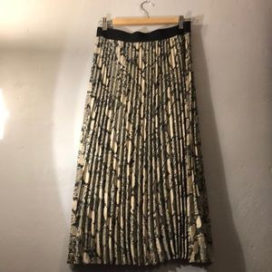 Snake print Pleated skirt